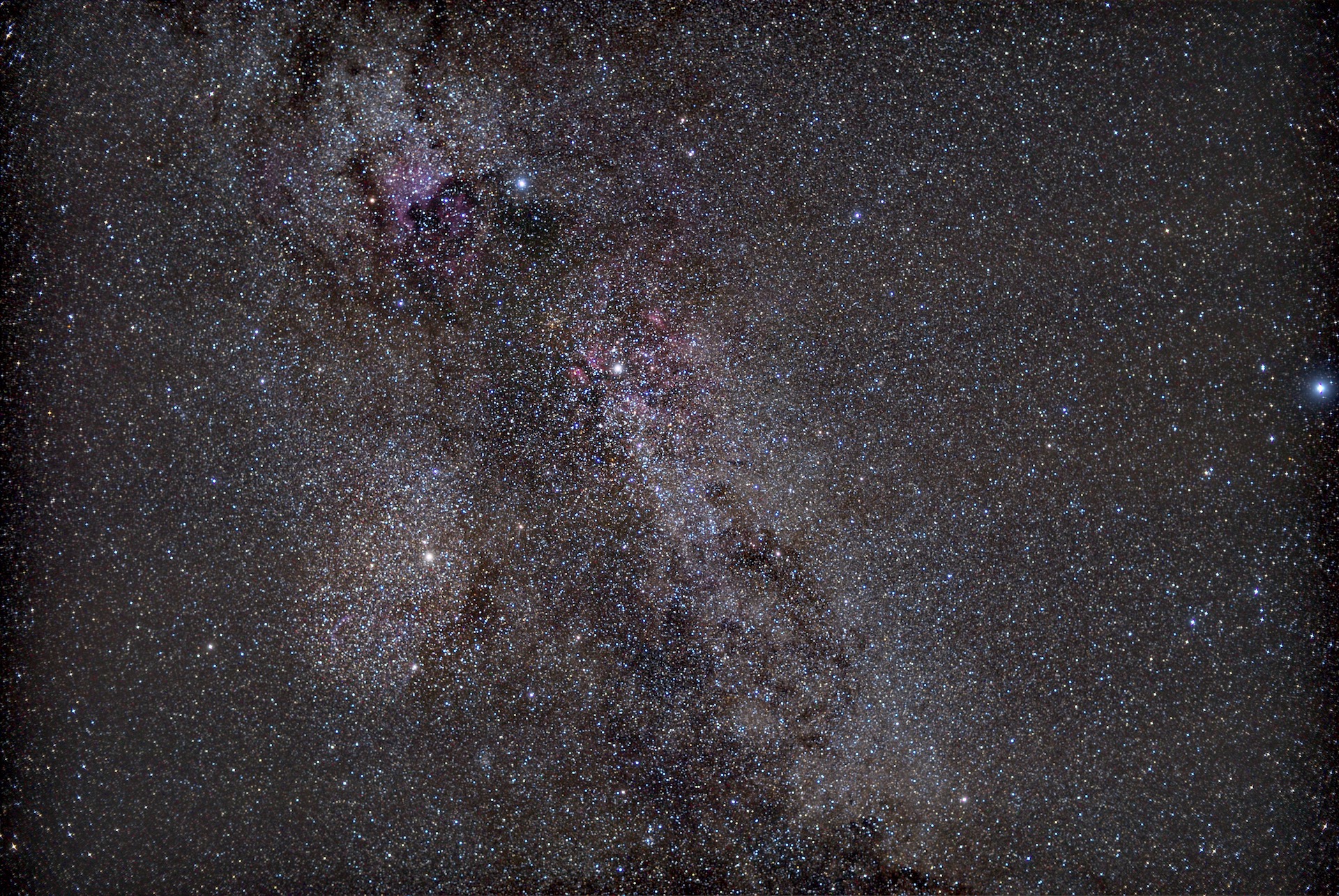Summer Milky Way in the constellation of Cygnus with countless deep sky objects. Exposure 50x60 seconds, stacking with Sequator, and image editing with Adobe Photoshop. Photo: Marcus Schenk and Sebastian Brummer