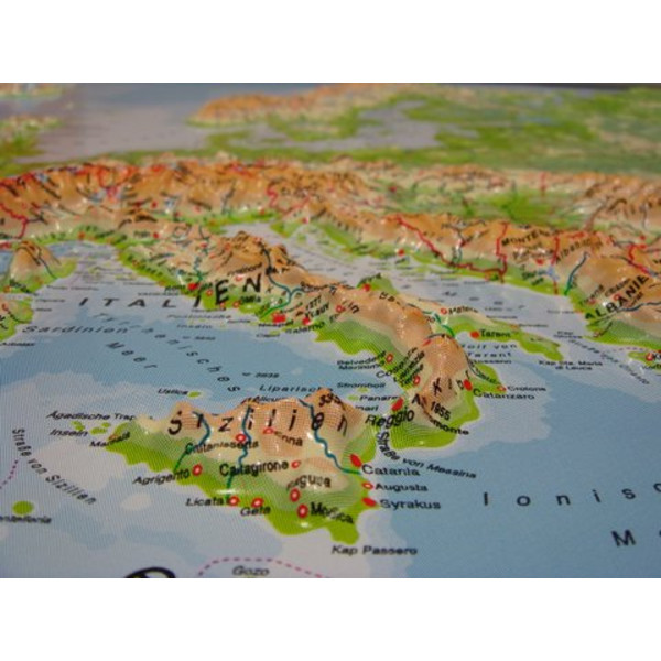 geo-institut Silver line physical relief map of Europe (in German)
