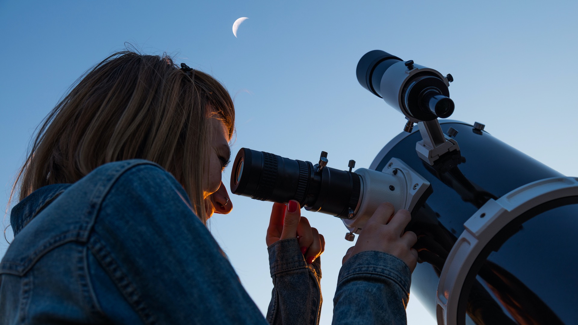 The choice is huge and advice is important. Your entry into astronomy will succeed with the right telescope.
AstroStar/Shutterstock.com