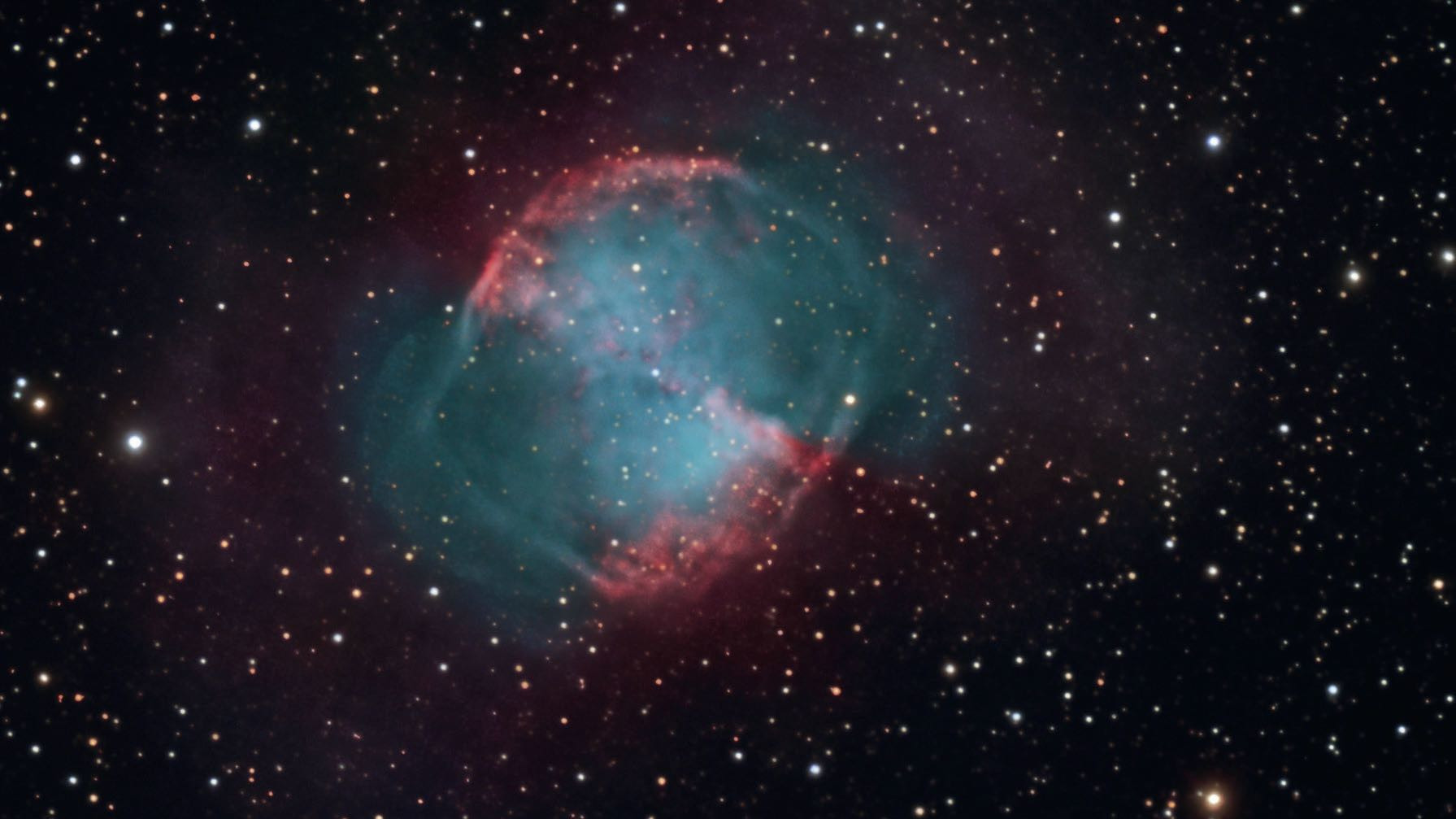 The planetary nebula M27 can also be a worthwhile object for city astronomers. If you use a filter, you can even witness the dumbbell effect. Sebastian Voltmer / CCD Guide