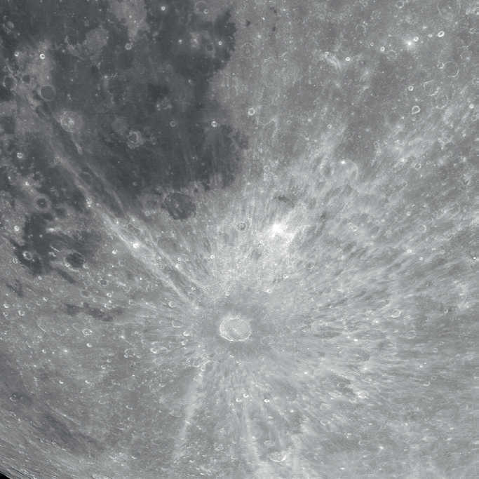 There are hundreds of fine rays extending from 86 km wide crater Tycho.
Mario Weigand