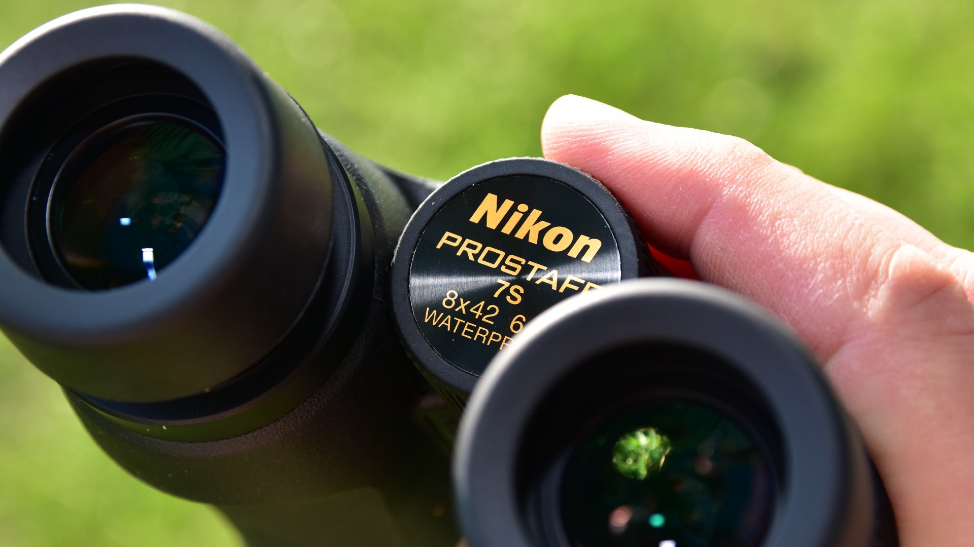 A quick quality check for binoculars