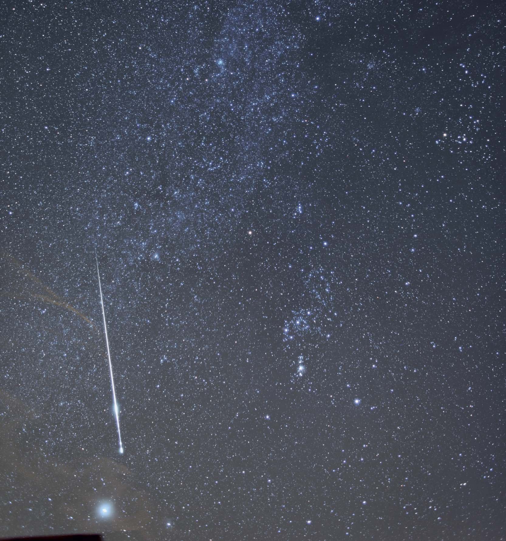 A very bright meteor in the constellation of Orion. It even left behind a small "smoke trail", which was still visible in the subsequent images in the series. Image data: Canon EOS 5D Mk II at ISO 800, 24mm focal length and f/2.2 aperture M. Weigand
