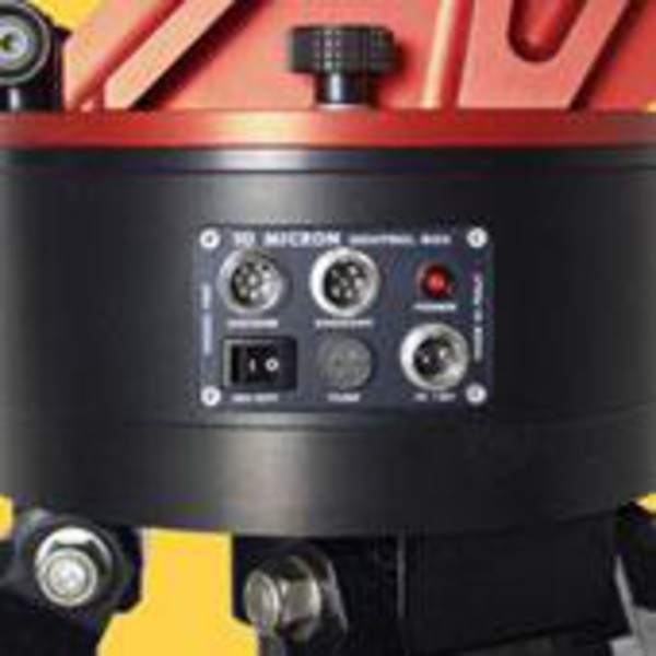 10 Micron CENTAURUS tripod, with carbon fibre legs (incl. bag)