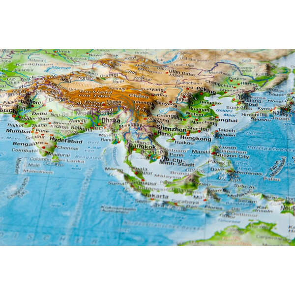 Georelief 3D relief map of the world, small (in German)