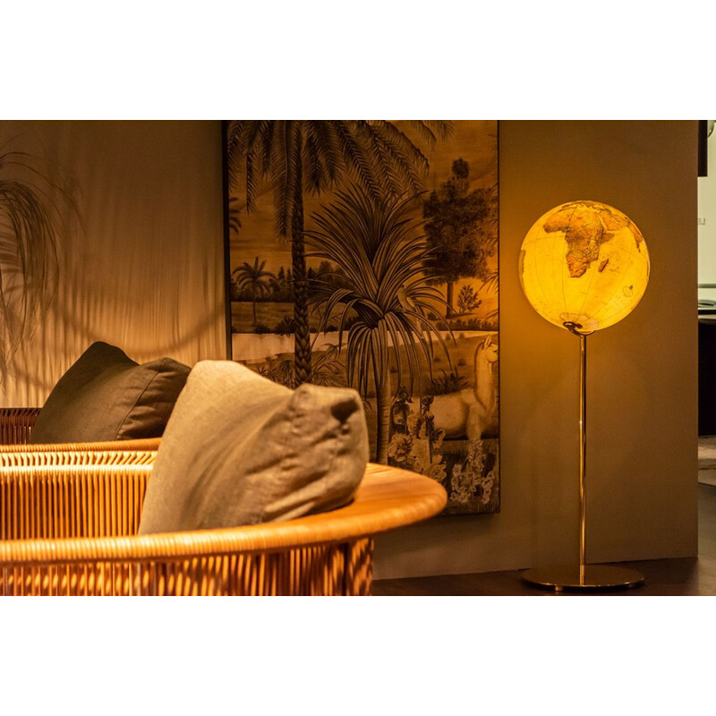 Columbus Royal stand globe with brass base 40cm