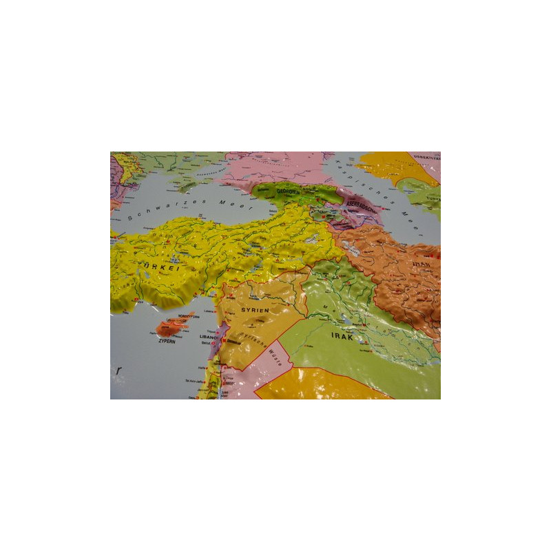 geo-institut GEO Institute Silver line Russian political world relief map (in German)