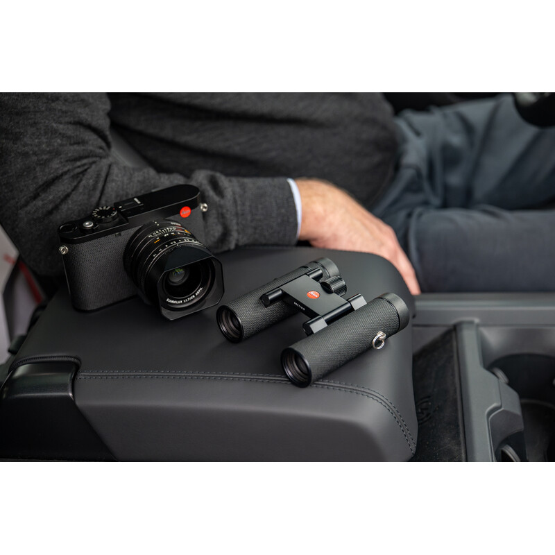 Leica Binoculars Noctivid 10x25 black leather-trimmed